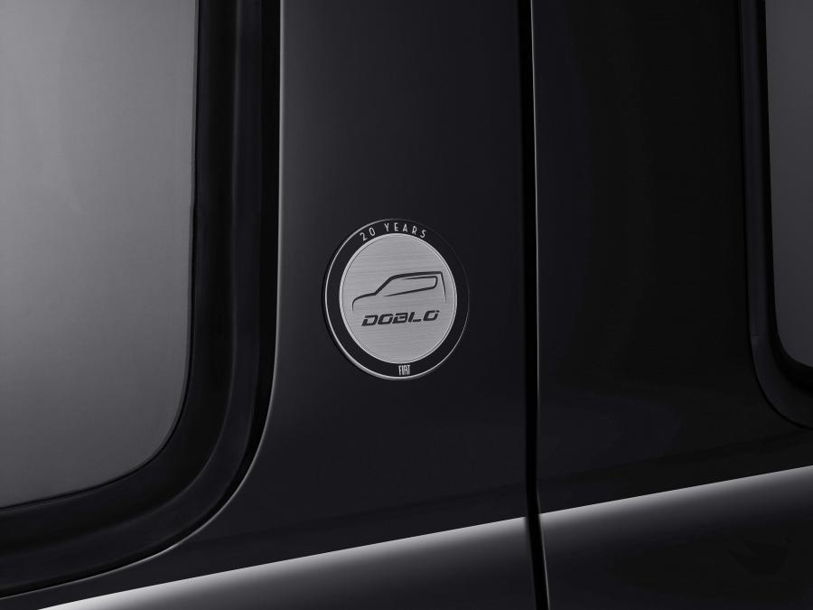 Детали экстерьера Fiat Doblo 20 Years (152) 2020 года  (TR) (фото 2 из 3)